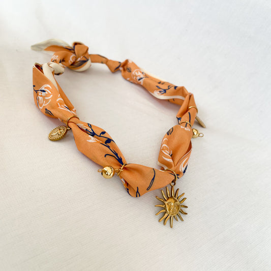 Collier foulard